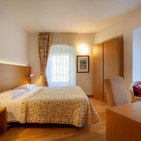 Hotel Romanda Levico Terme Esterno foto
